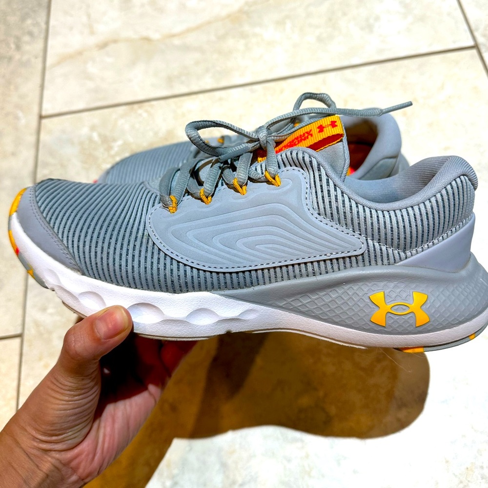 5.5Y Boys Grey and Orange Under Armour Sneakers
